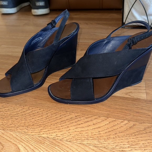 Tory Burch navy blue shoes - Picture 1 of 6